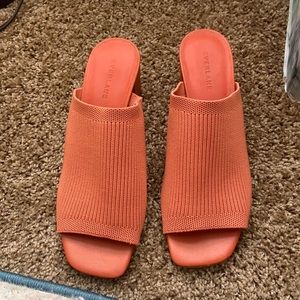 Everlane The Glove Mule in Reknit Coral